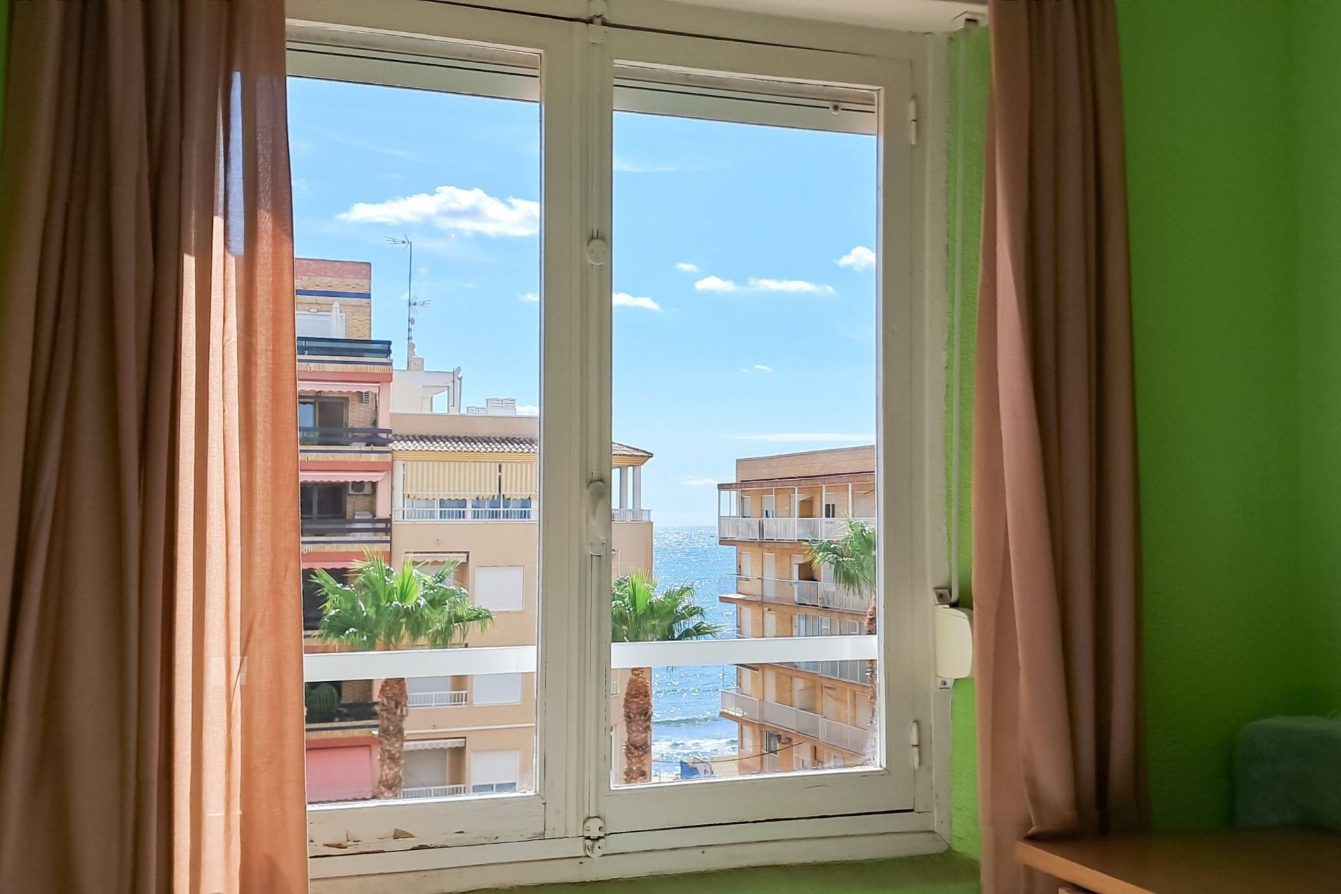 Resale - Apartment -
Torrevieja - Playa de los Naufragos