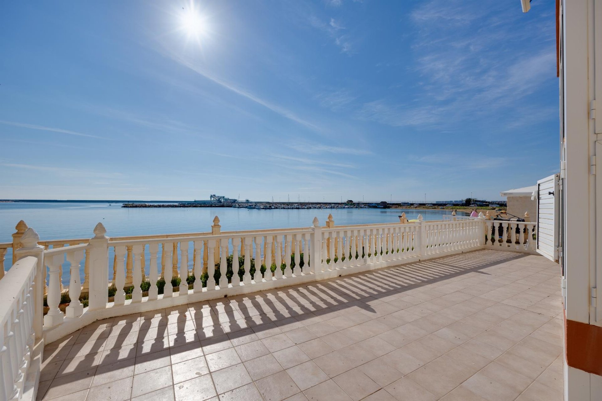 Resale - Apartment -
Torrevieja - Playa del Acequión