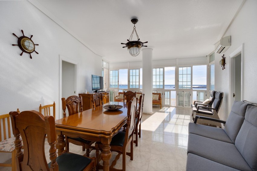 Resale - Apartment -
Torrevieja - Playa del Acequión