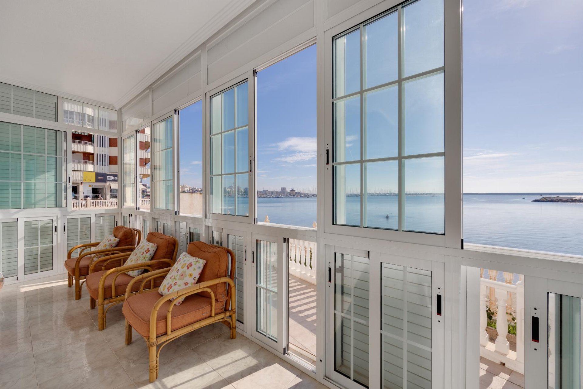 Resale - Apartment -
Torrevieja - Playa del Acequión