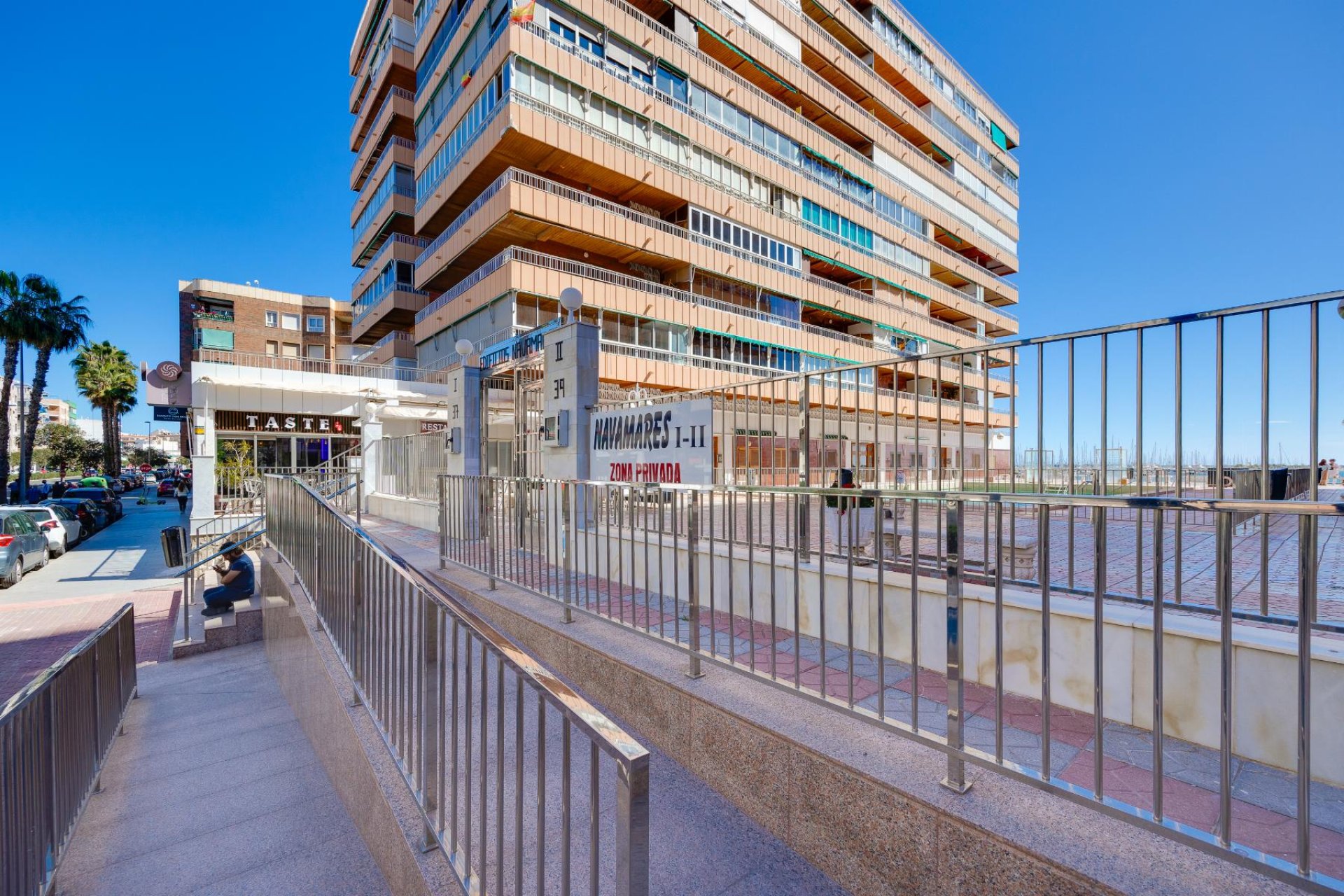 Resale - Apartment -
Torrevieja - Playa del Acequión