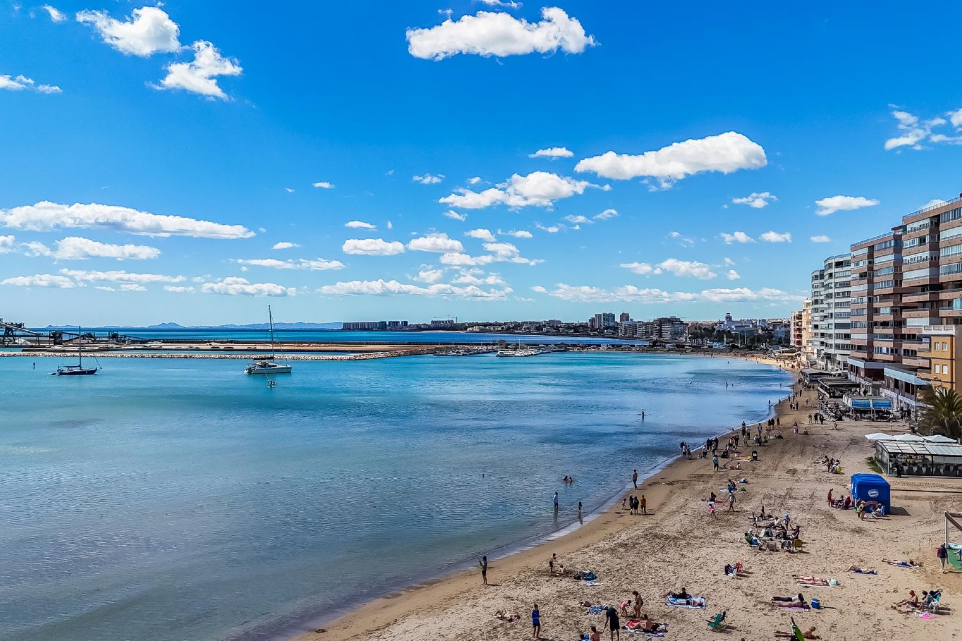 Resale - Apartment -
Torrevieja - Playa del Acequión