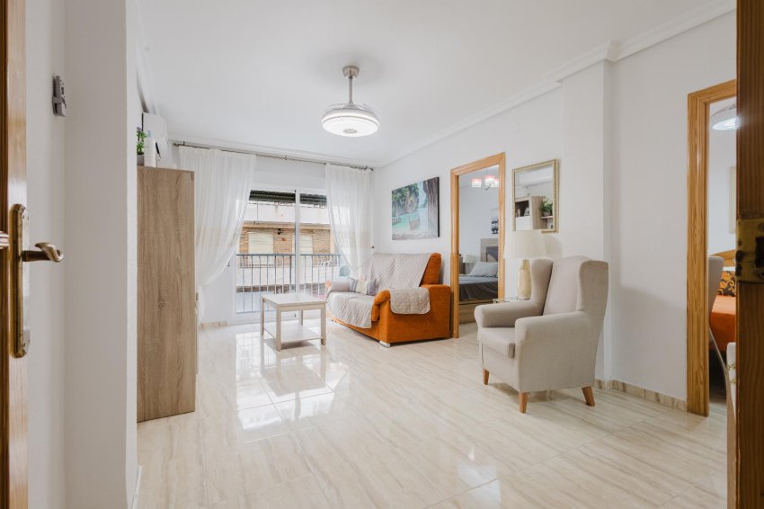 Resale - Apartment -
Torrevieja - Playa del Acequión