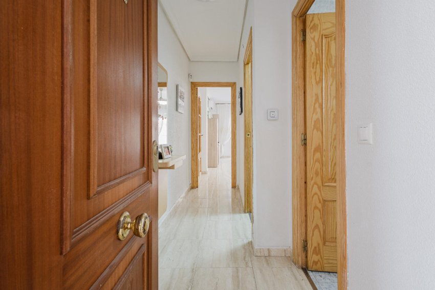 Resale - Apartment -
Torrevieja - Playa del Acequión