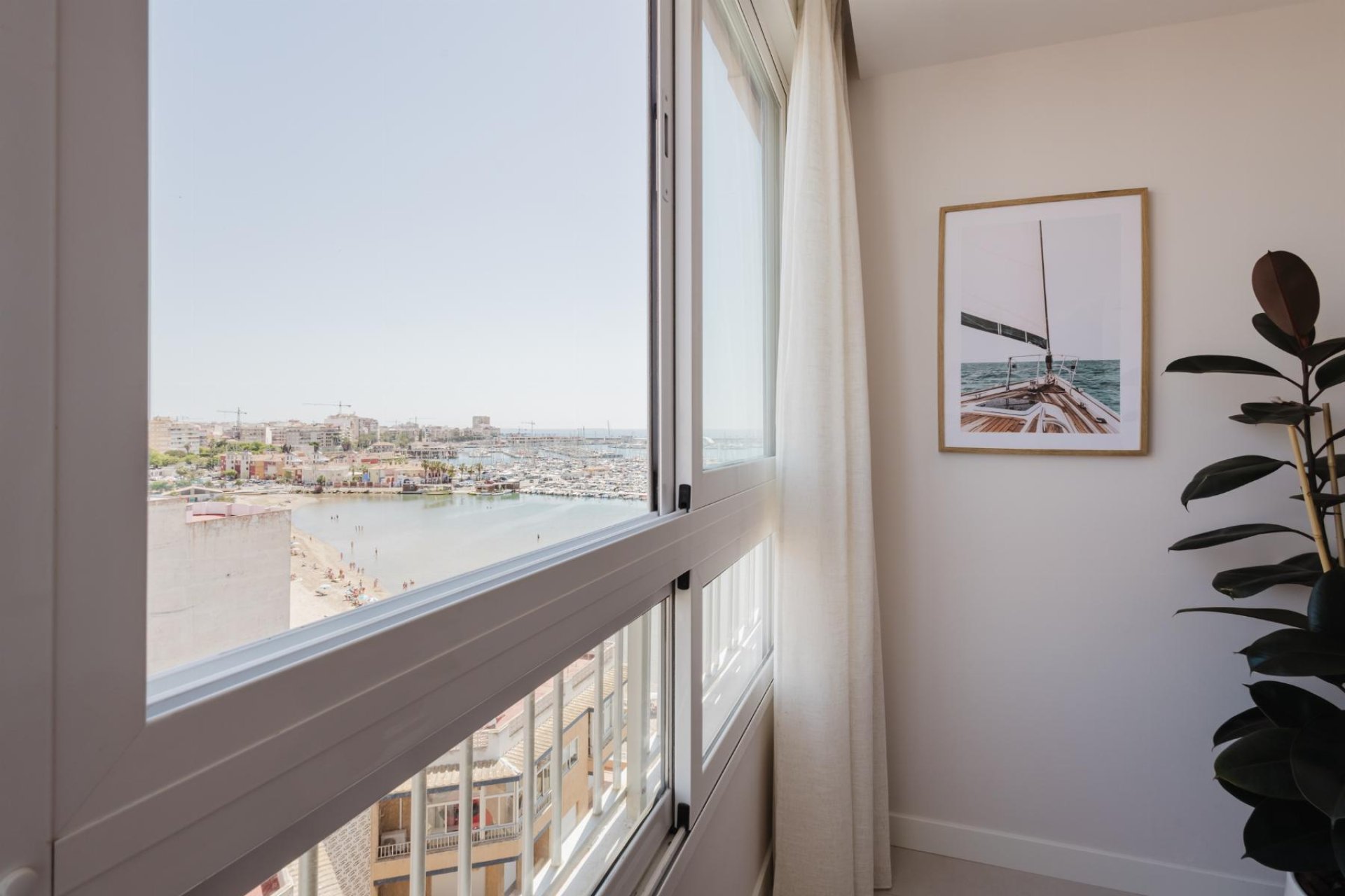 Resale - Apartment -
Torrevieja - Playa del Acequión