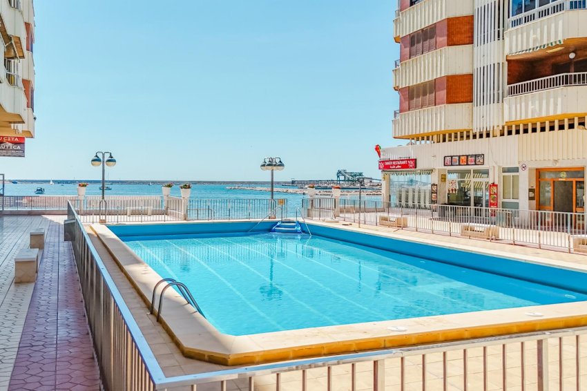 Resale - Apartment -
Torrevieja - Playa del Acequión