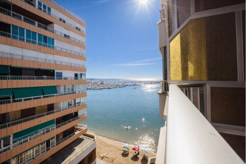 Resale - Apartment -
Torrevieja - Playa del Acequión