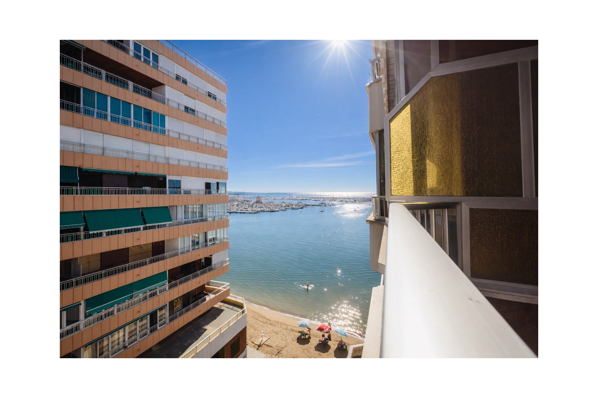 Resale - Apartment -
Torrevieja - Playa del Acequión
