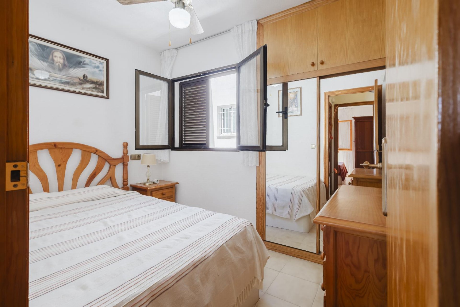 Resale - Apartment -
Torrevieja - Playa del Acequión