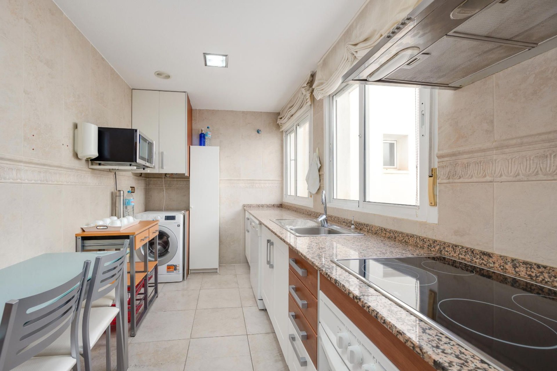 Resale - Apartment -
Torrevieja - Playa del Acequión