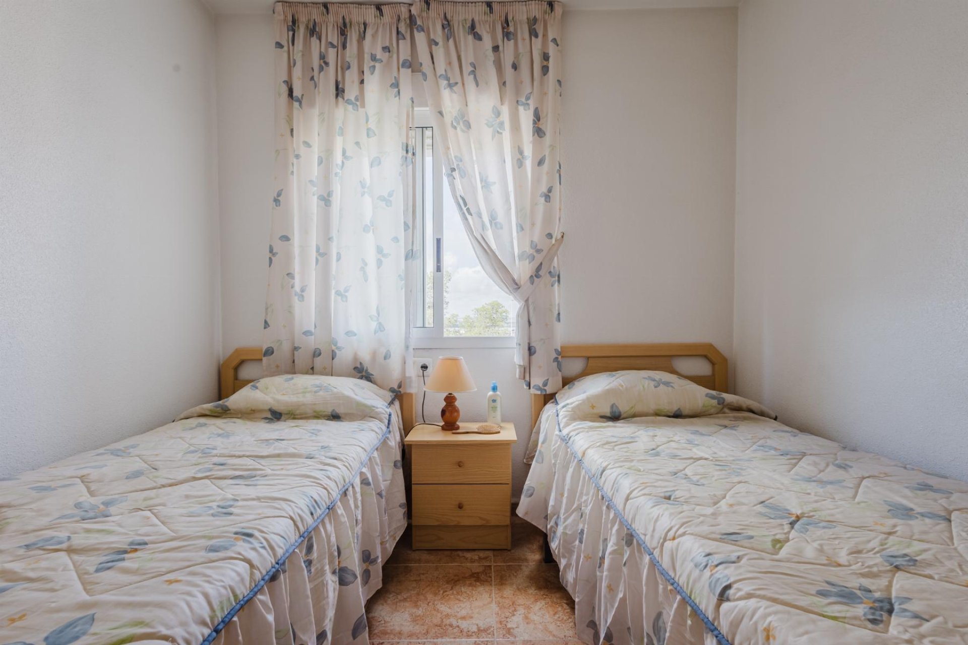 Resale - Apartment -
Torrevieja - Playa del Acequión