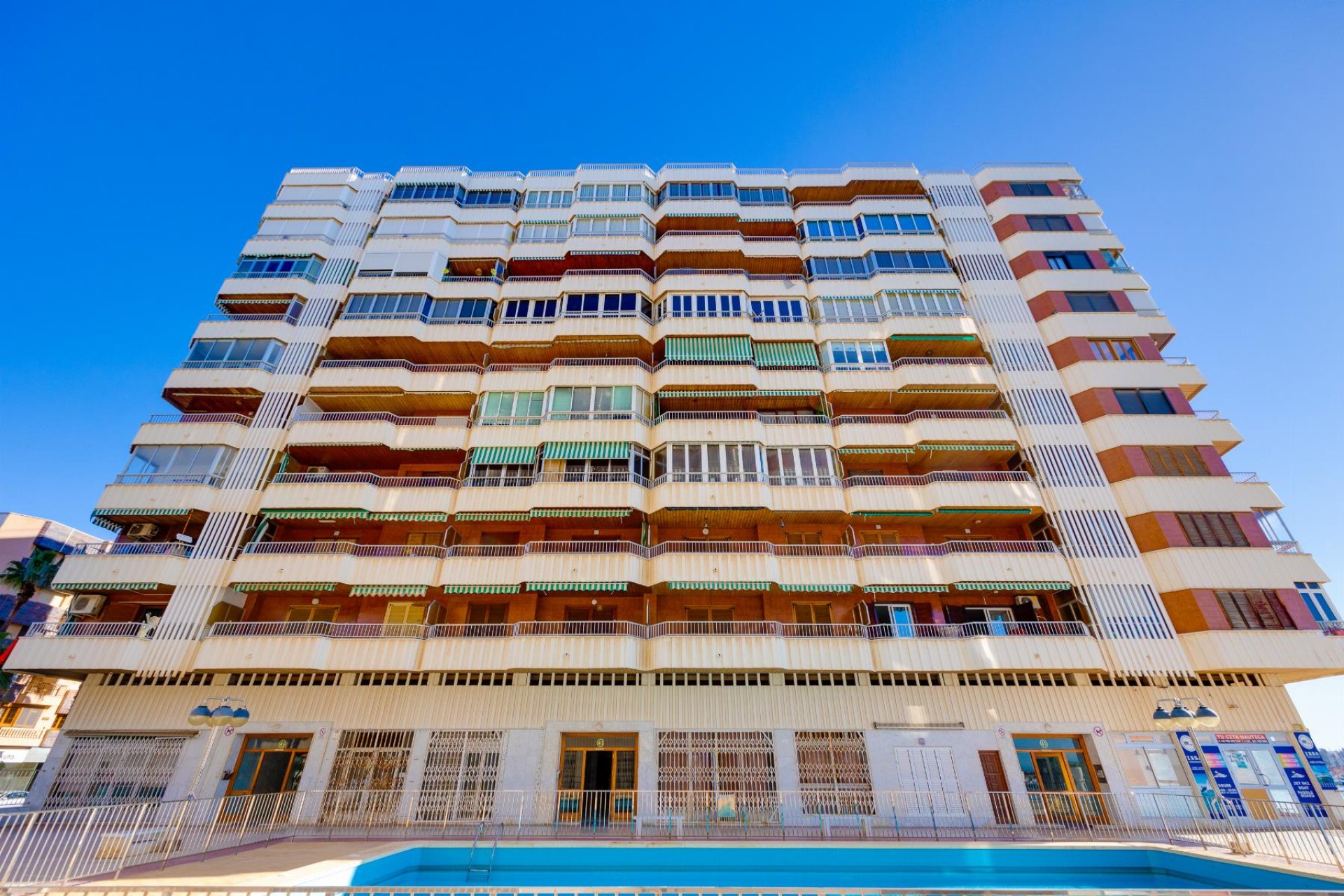Resale - Apartment -
Torrevieja - Playa del Acequión