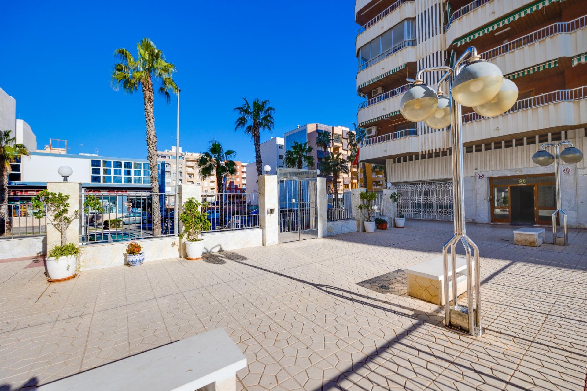 Resale - Apartment -
Torrevieja - Playa del Acequión