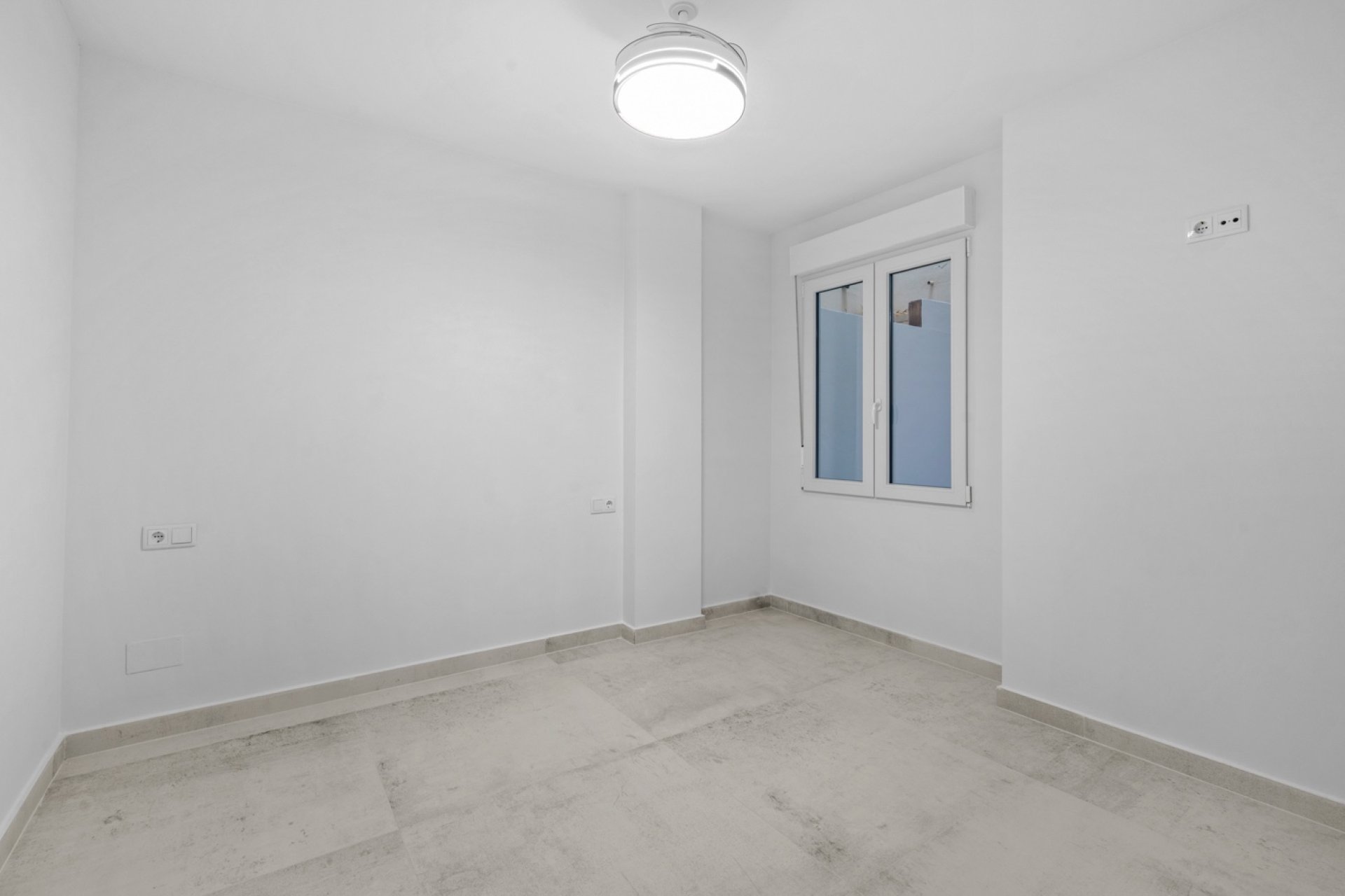 Resale - Apartment -
Torrevieja - Playa del Acequión