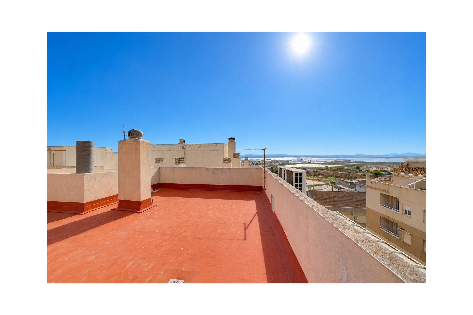 Resale - Apartment -
Torrevieja - Playa del Acequión