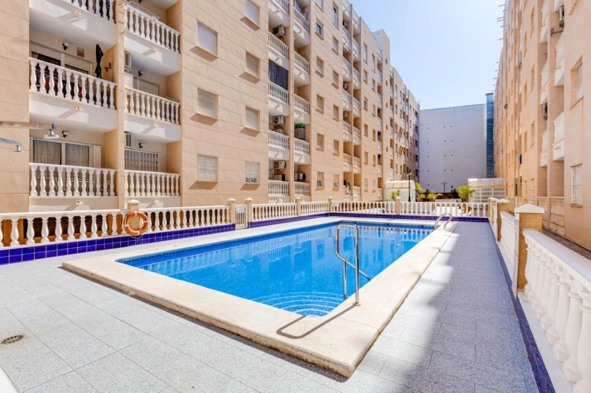Resale - Apartment -
Torrevieja - Playa del Cura
