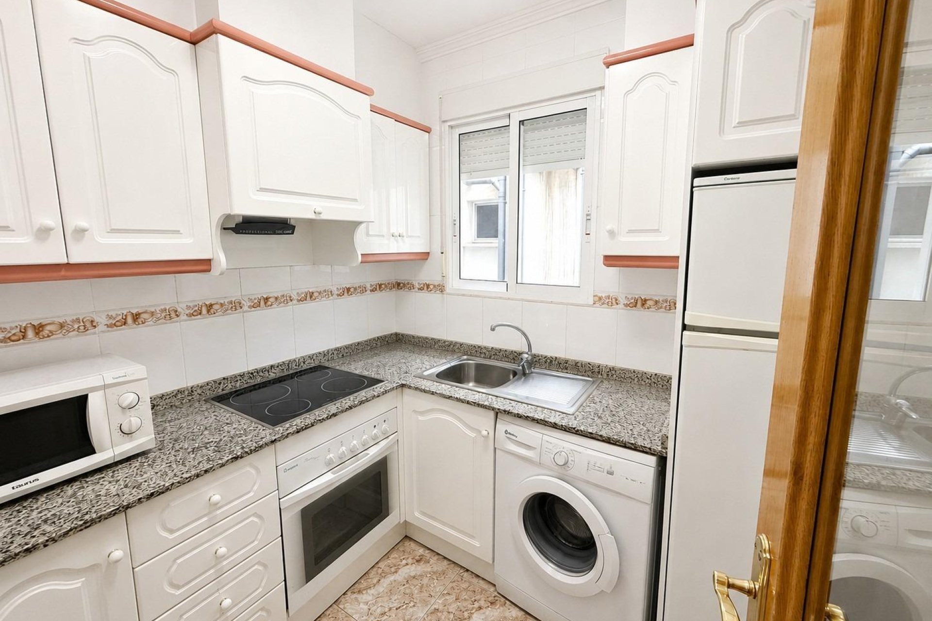 Resale - Apartment -
Torrevieja - Playa del Cura