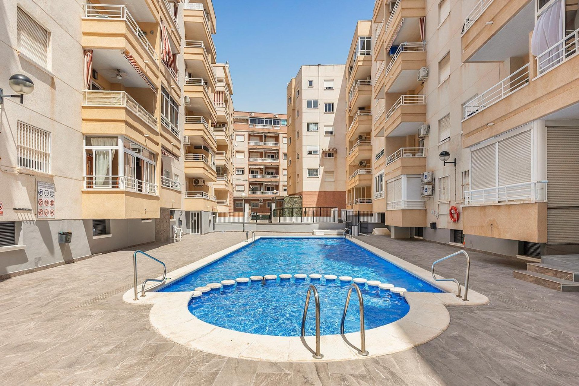 Resale - Apartment -
Torrevieja - Playa del Cura