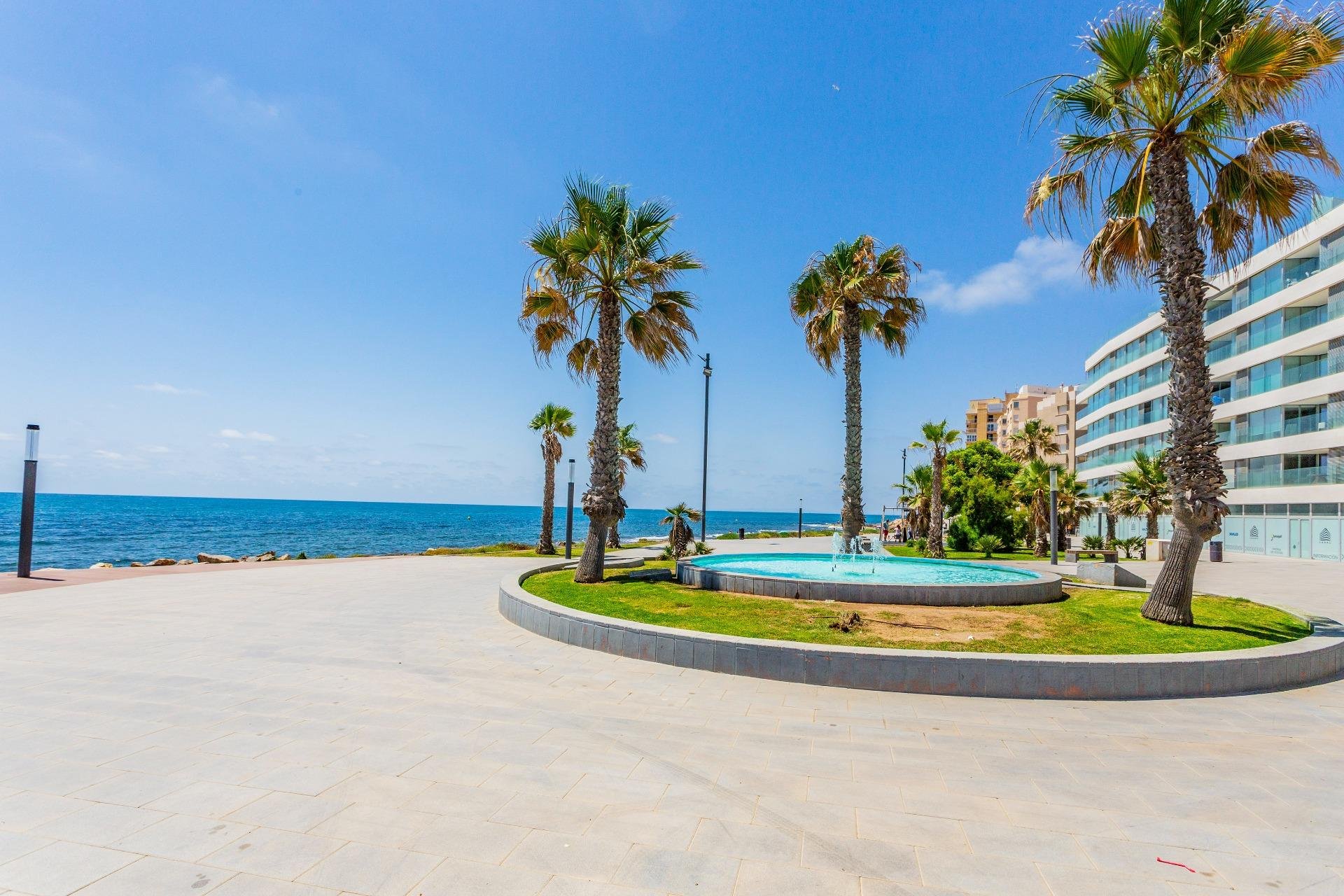 Resale - Apartment -
Torrevieja - Playa del Cura