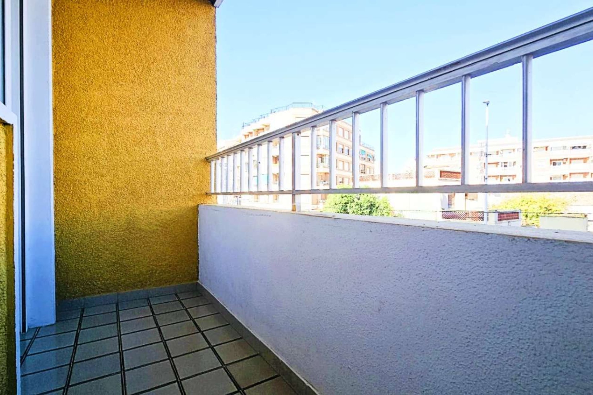 Resale - Apartment -
Torrevieja - Puerto Deportivo