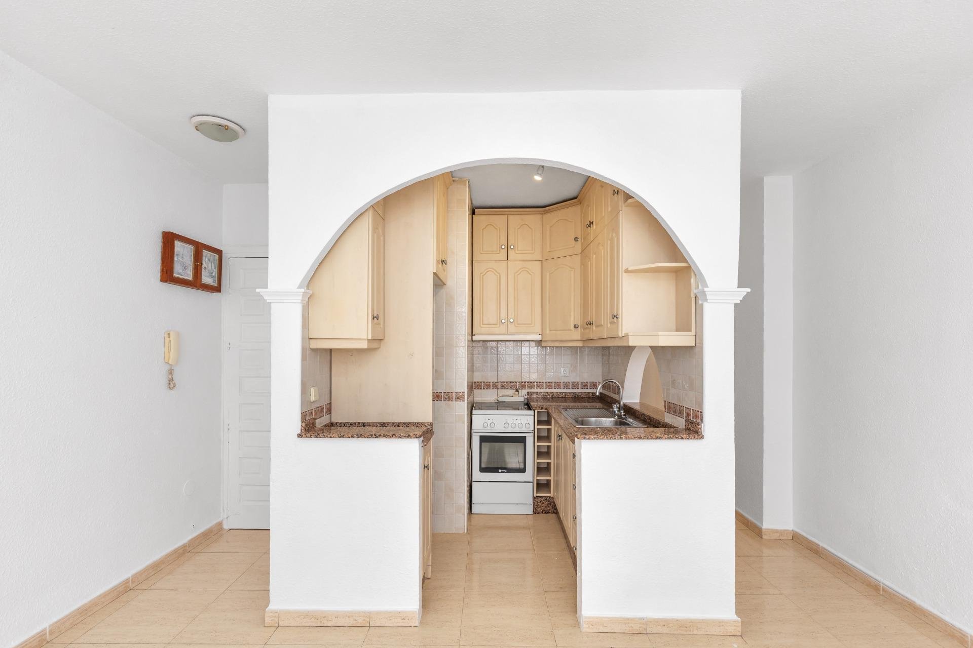 Resale - Apartment -
Torrevieja - Puerto Deportivo
