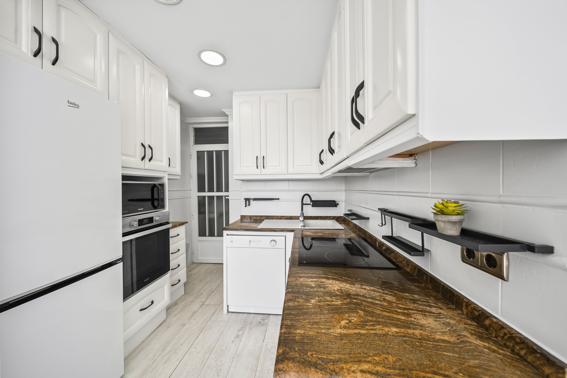 Resale - Apartment -
Torrevieja - Puerto