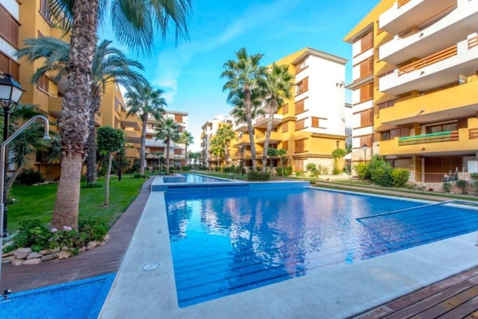 Resale - Apartment -
Torrevieja - Punta prima