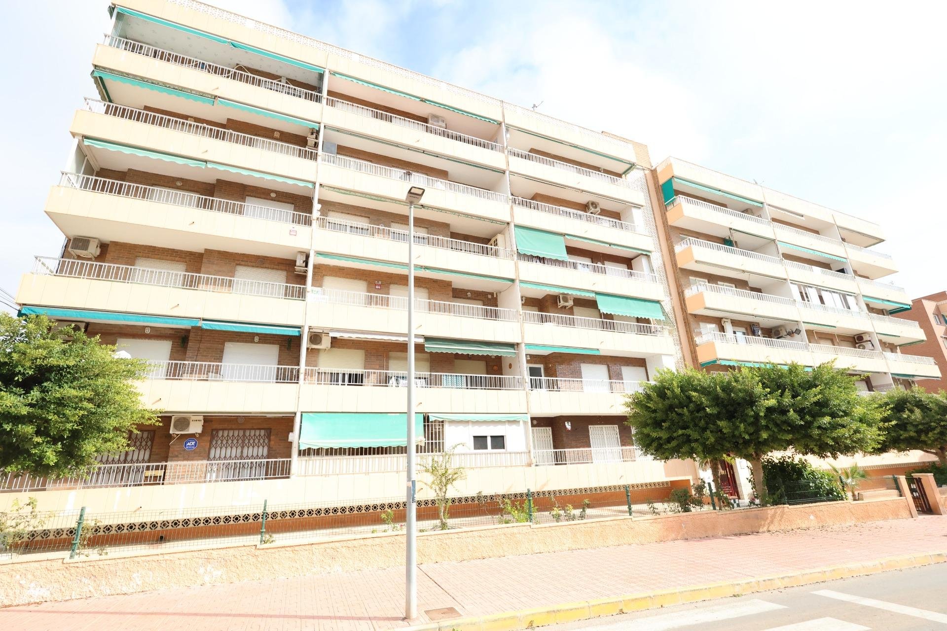 Resale - Apartment -
Torrevieja - Punta Prima