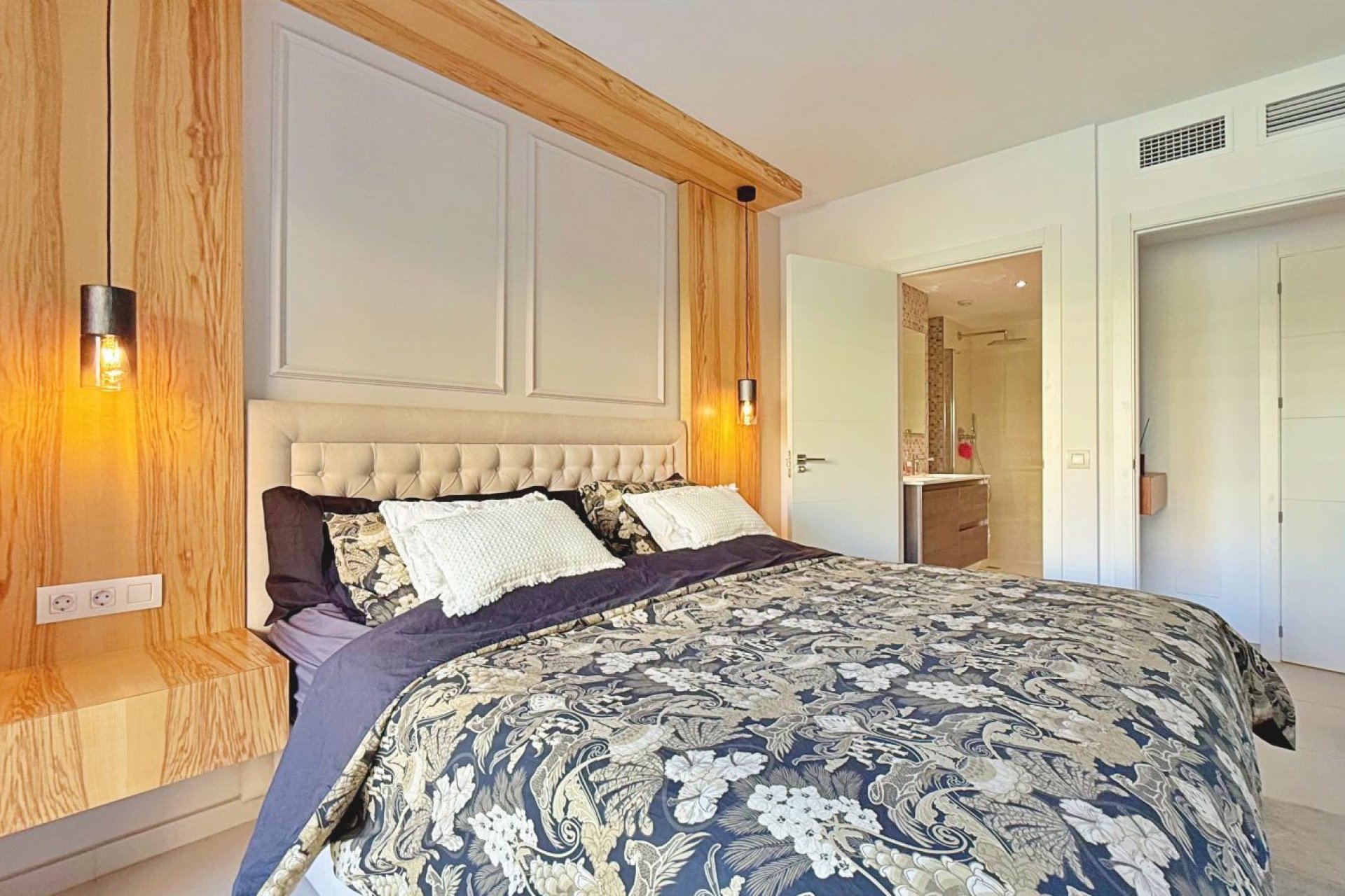 Resale - Apartment -
Torrevieja - Punta Prima