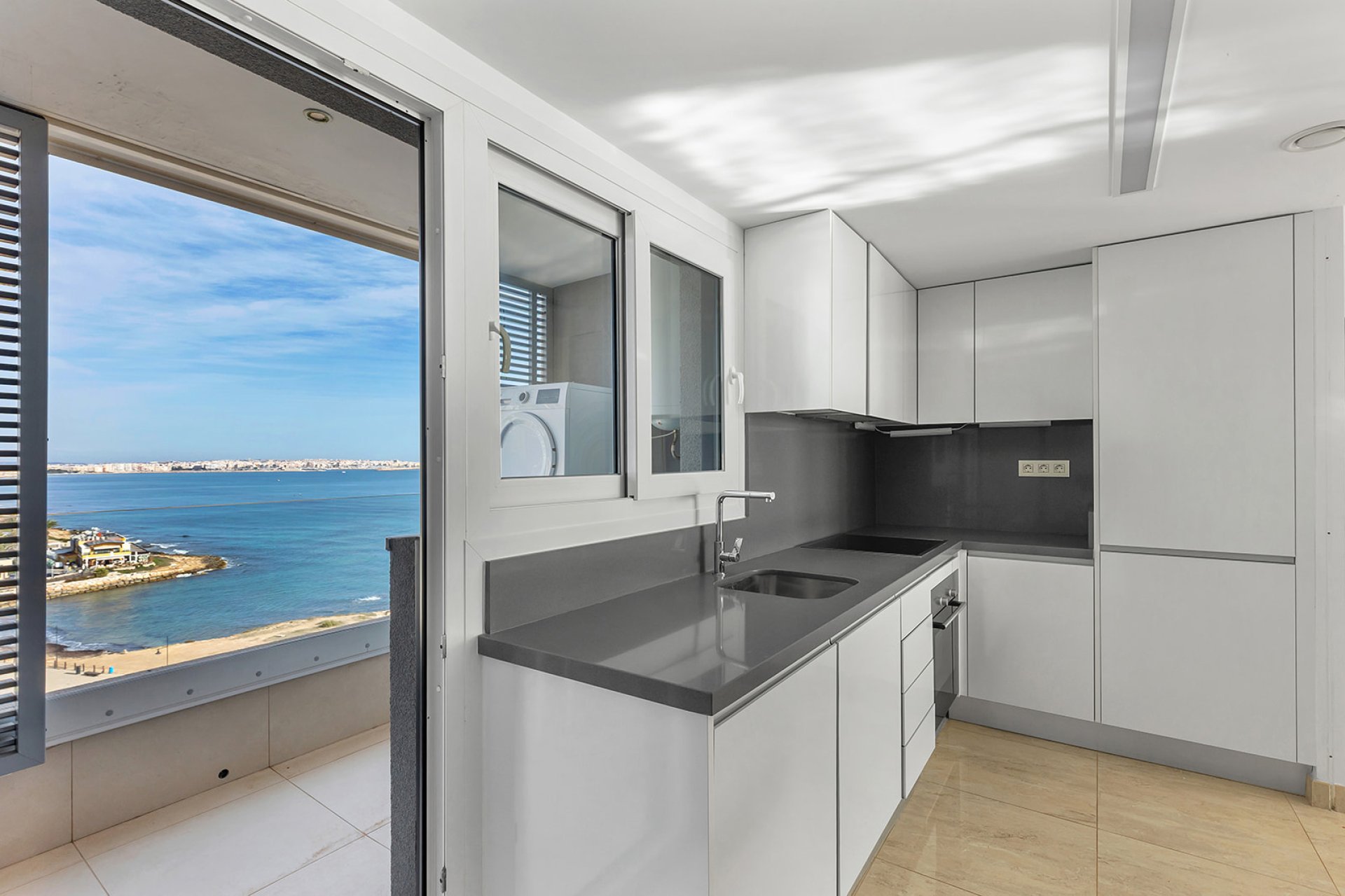 Resale - Apartment -
Torrevieja - Punta Prima