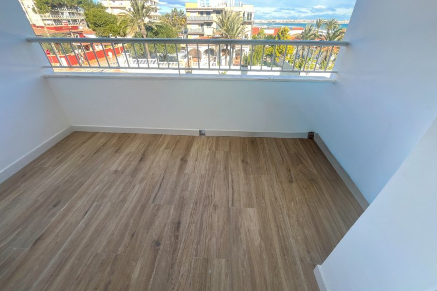 Resale - Apartment -
Torrevieja - Punta Prima
