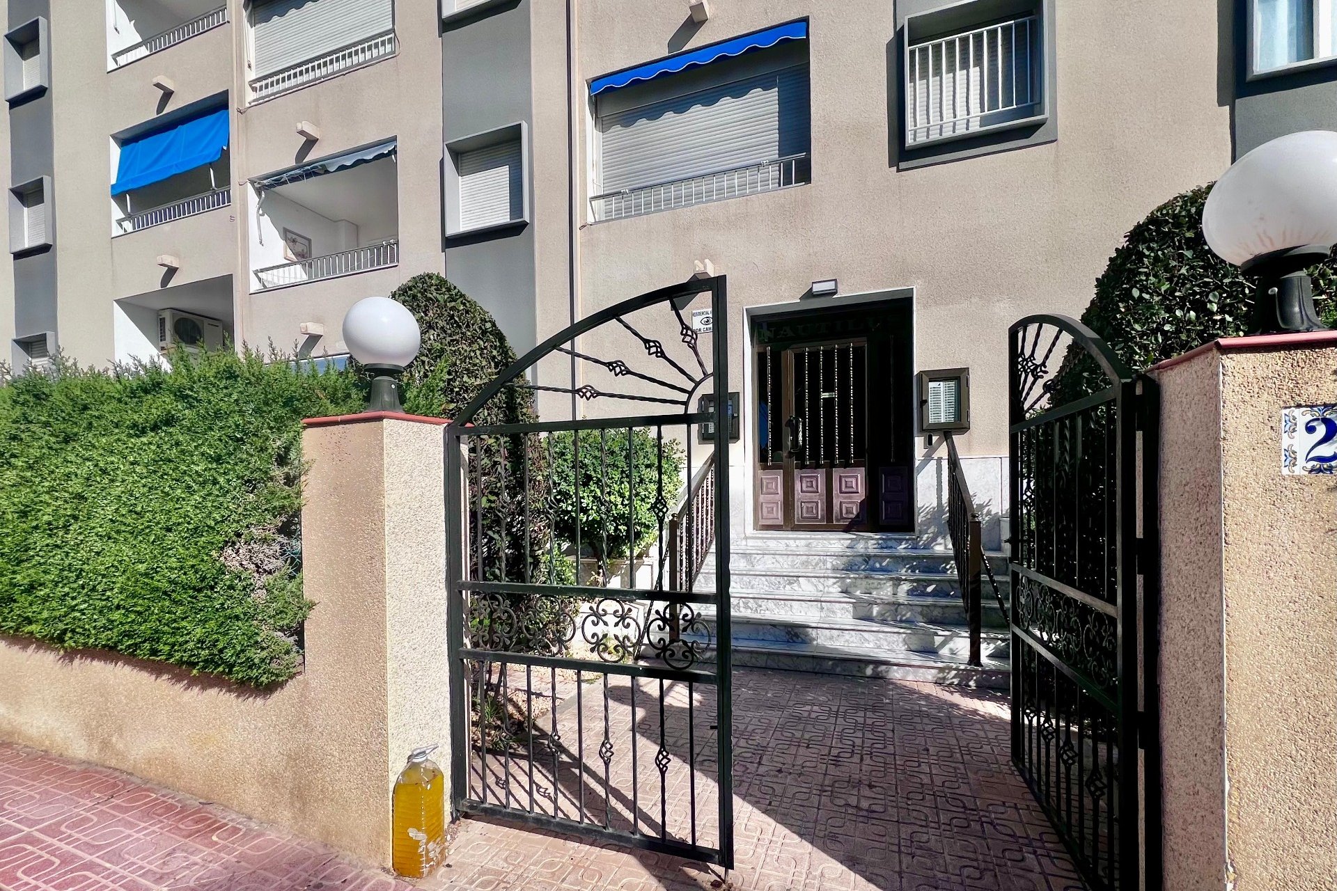 Resale - Apartment -
Torrevieja - Punta prima