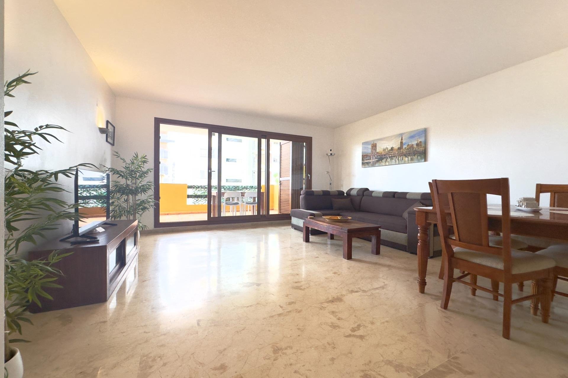 Resale - Apartment -
Torrevieja - Punta prima