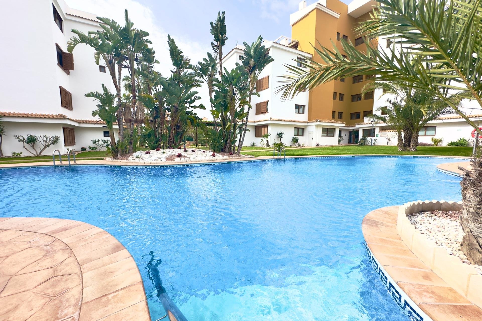 Resale - Apartment -
Torrevieja - Punta prima
