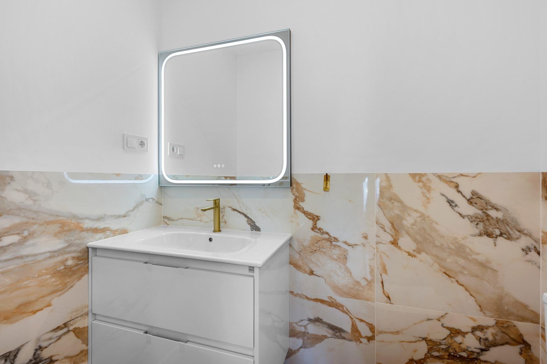 Resale - Apartment -
Torrevieja - Punta prima