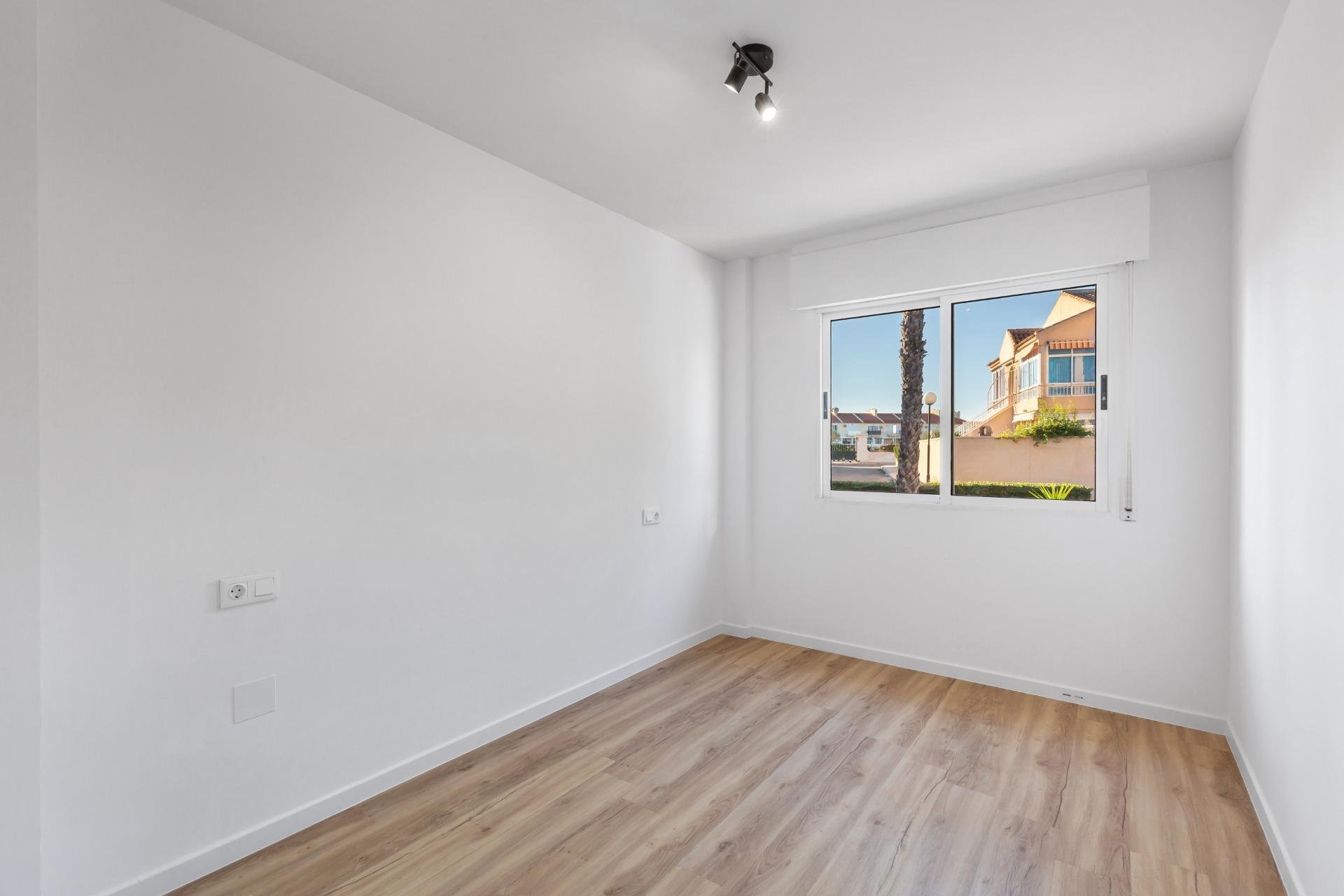 Resale - Apartment -
Torrevieja - Torreblanca