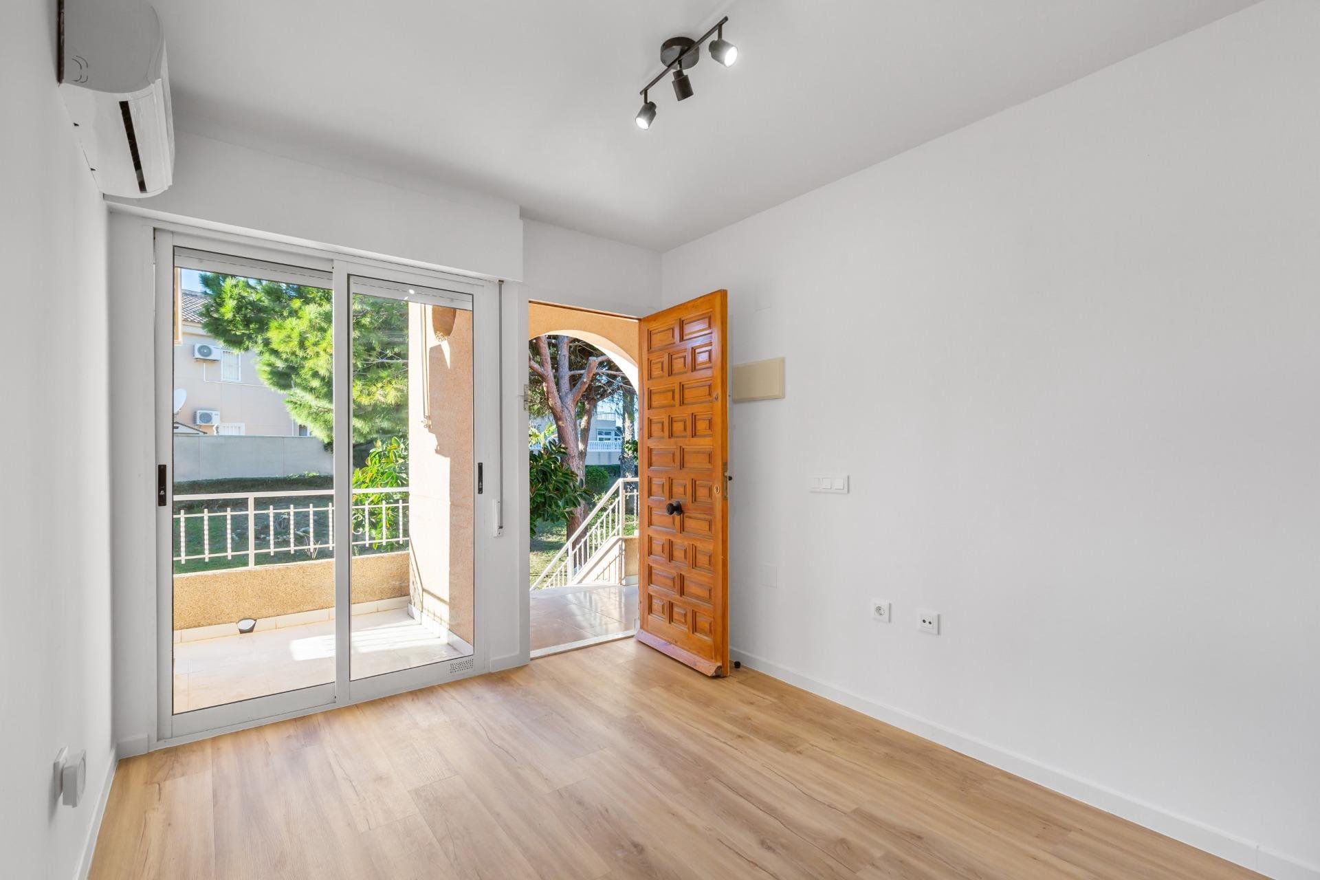 Resale - Apartment -
Torrevieja - Torreblanca