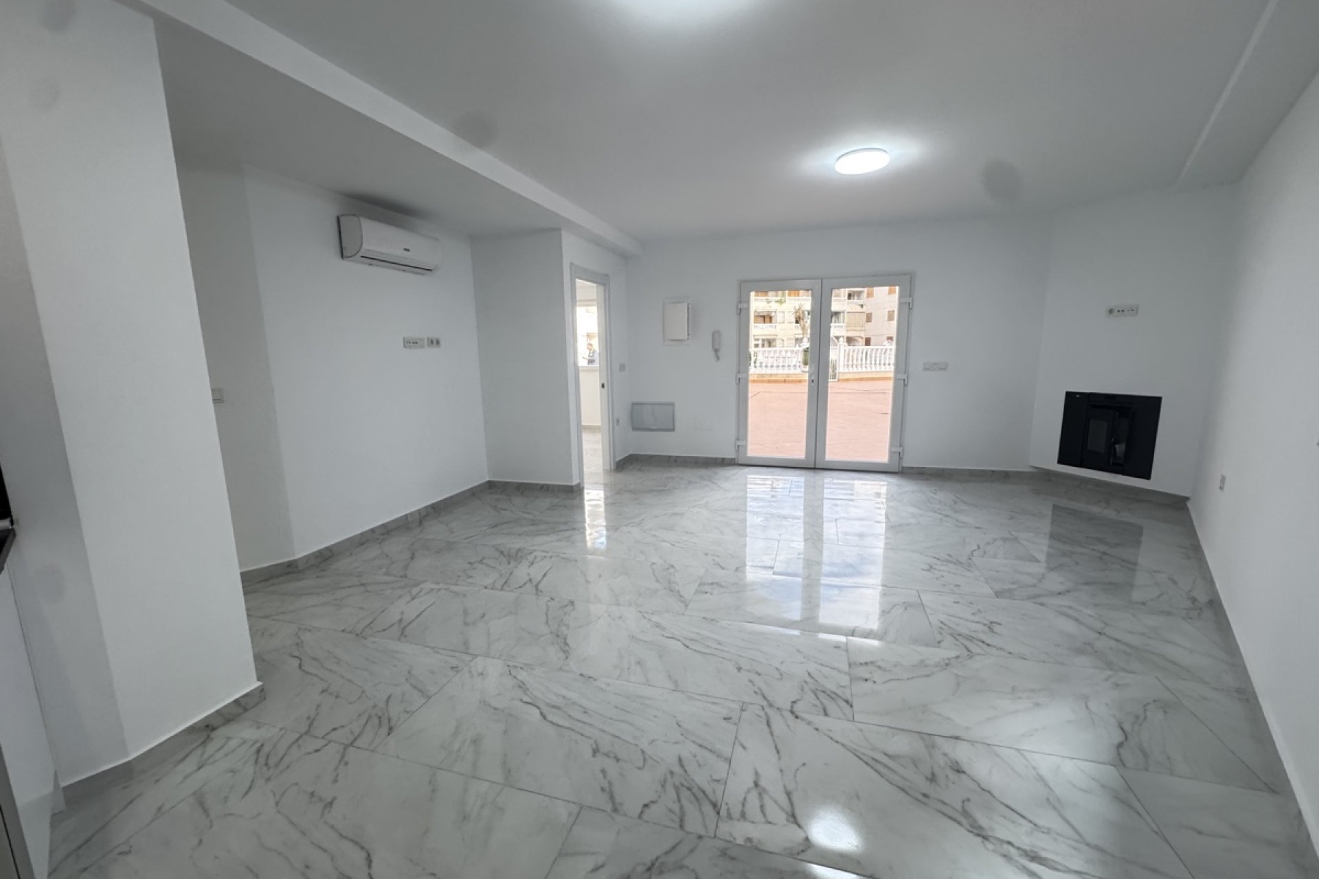 Resale - Apartment -
Torrevieja