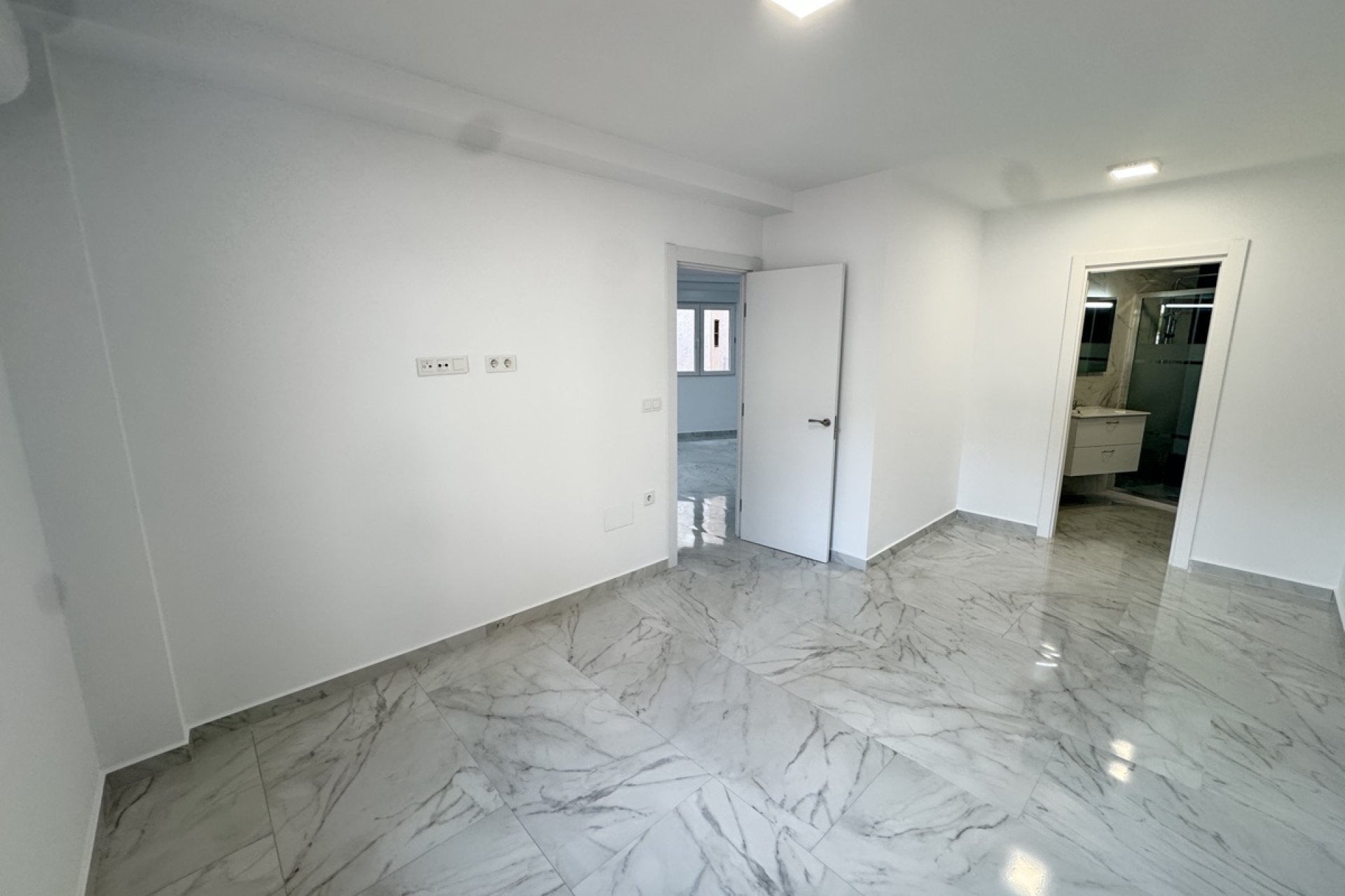 Resale - Apartment -
Torrevieja