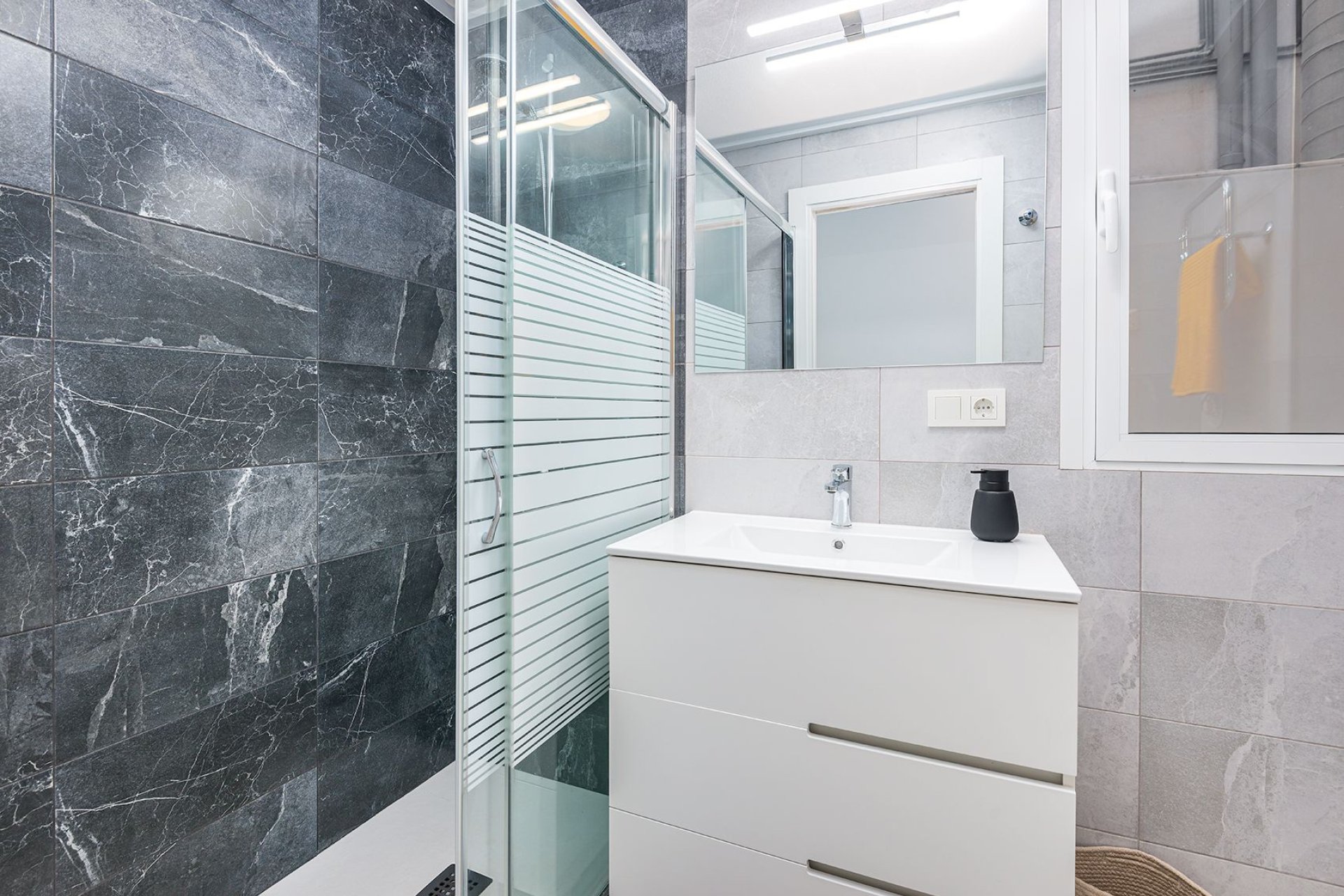 Resale - Apartment -
Torrevieja