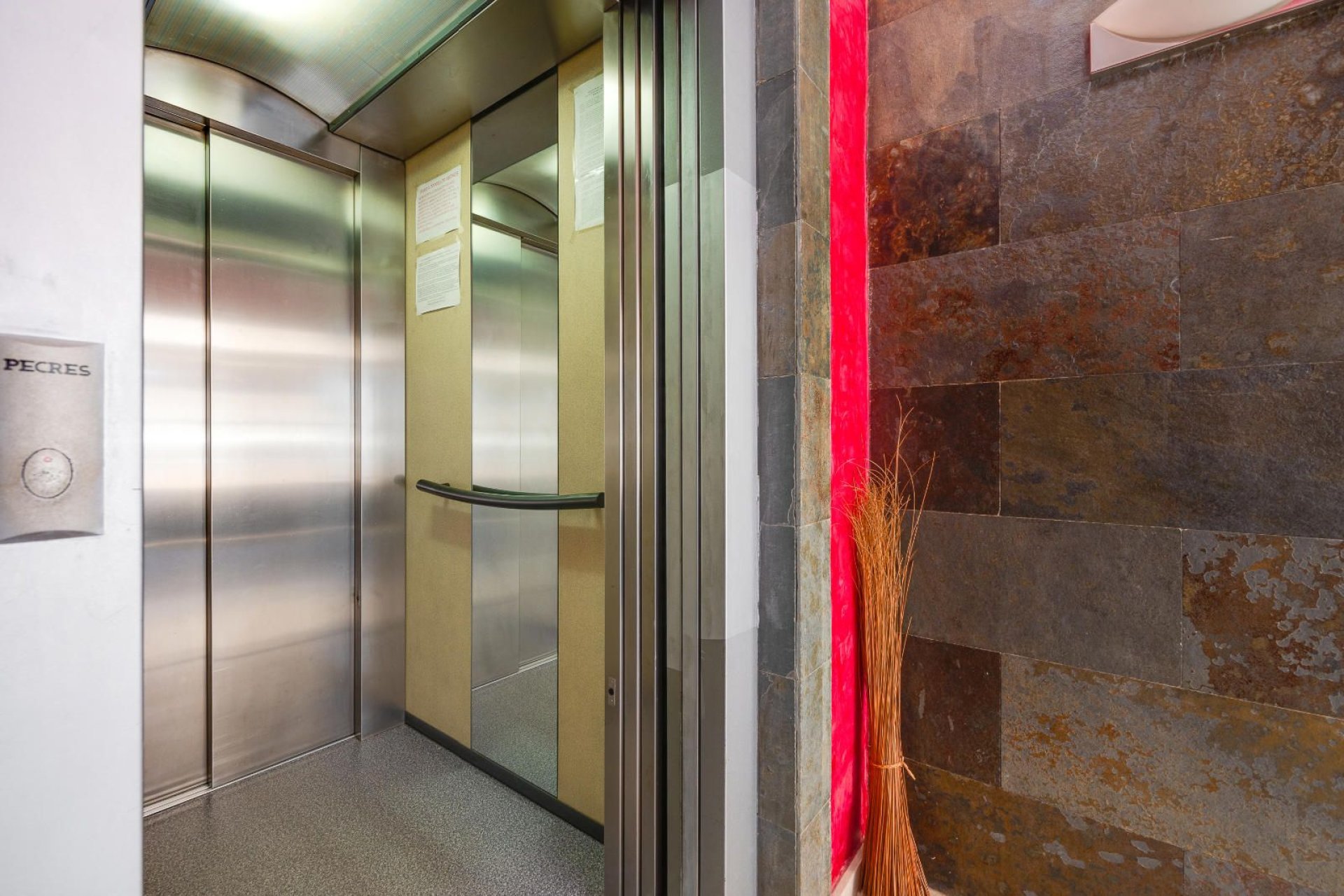 Resale - Apartment -
Torrevieja