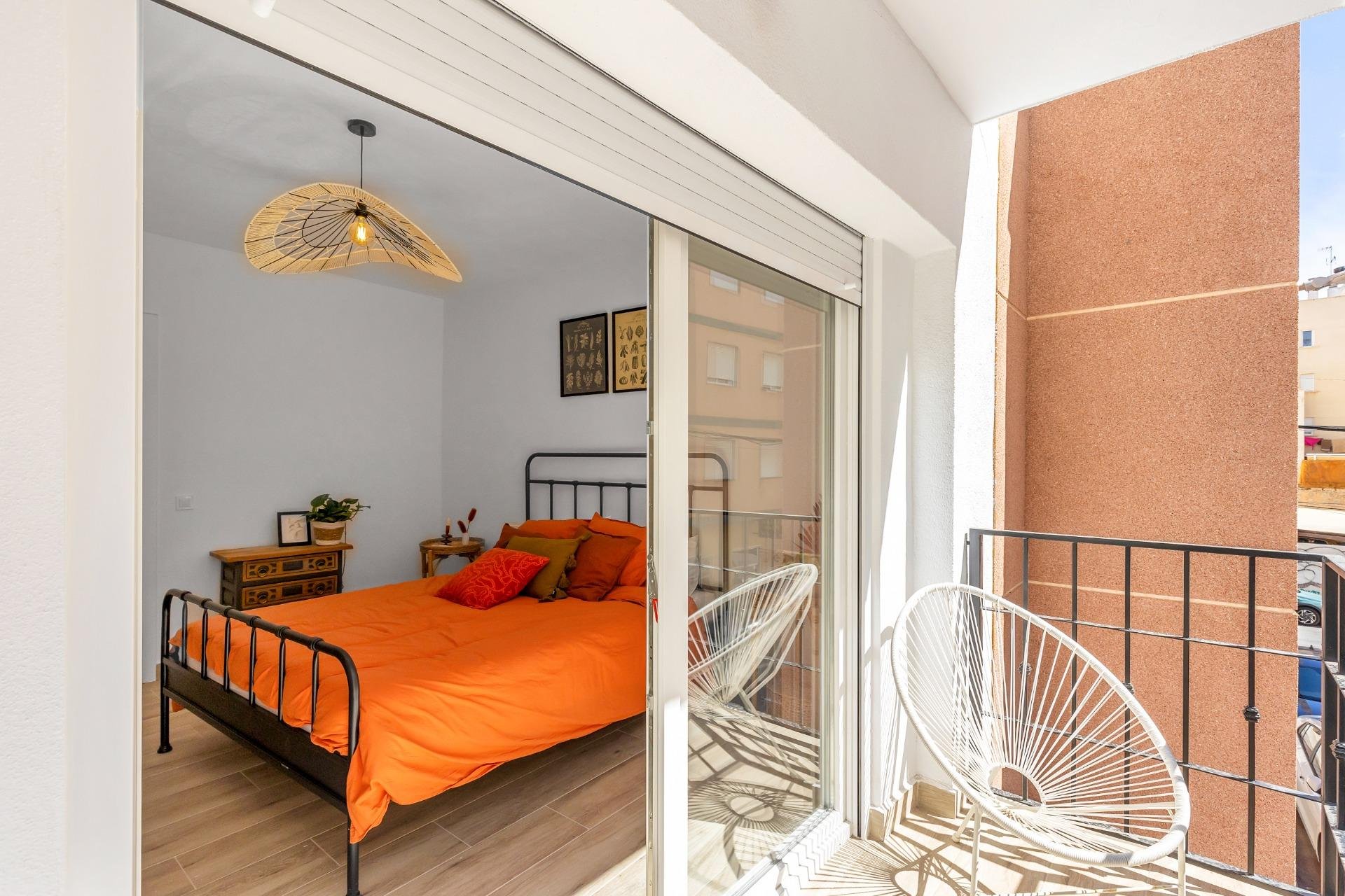 Resale - Apartment -
Torrevieja