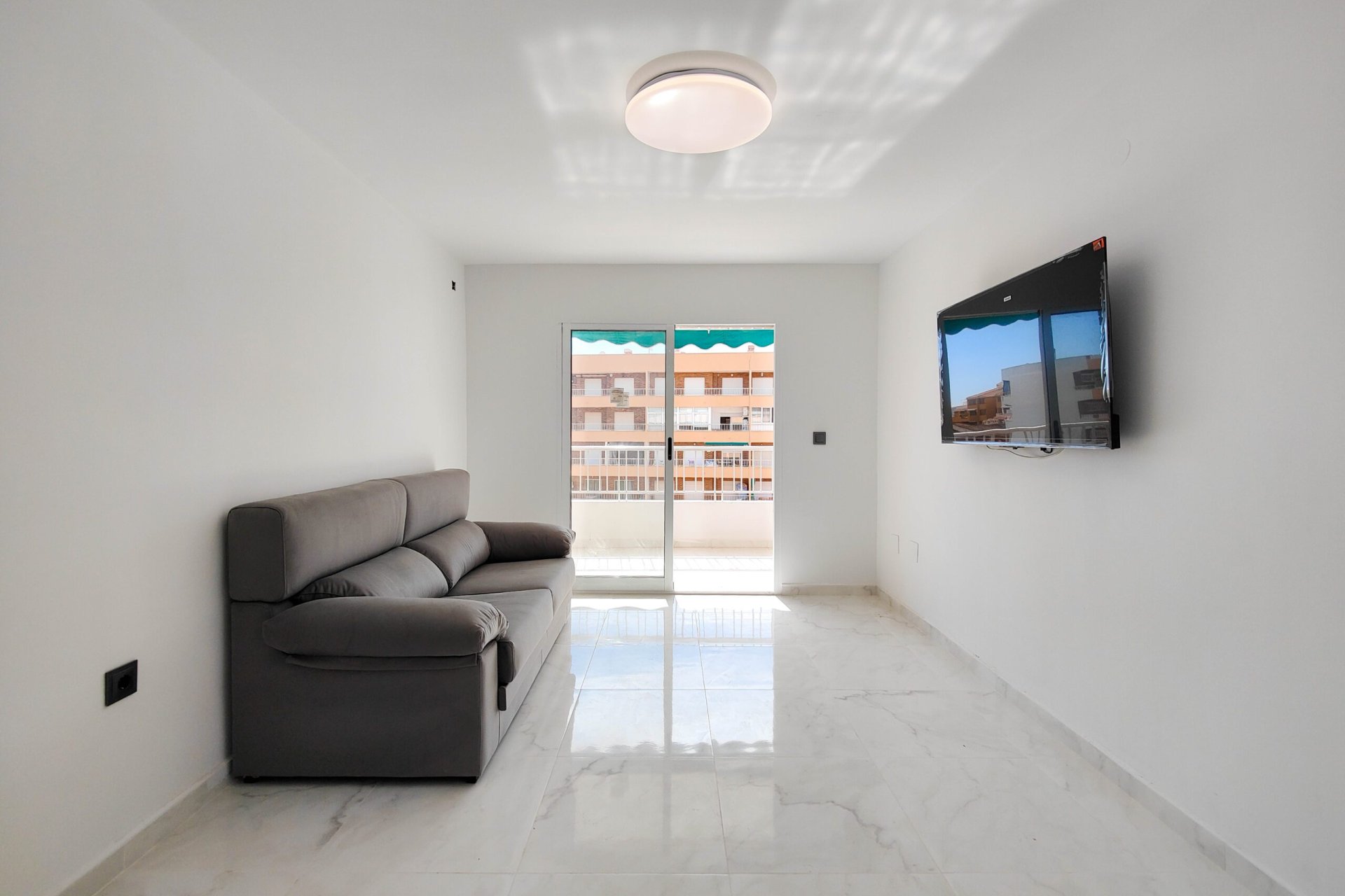 Resale - Apartment -
Torrevieja