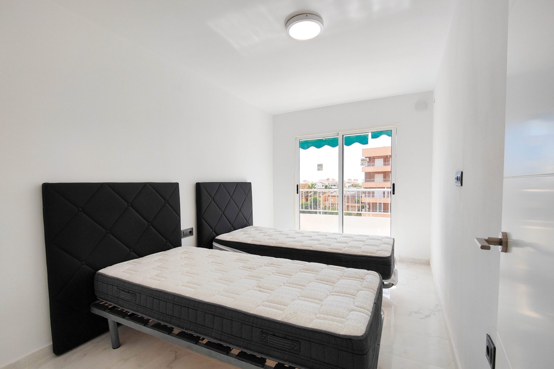 Resale - Apartment -
Torrevieja