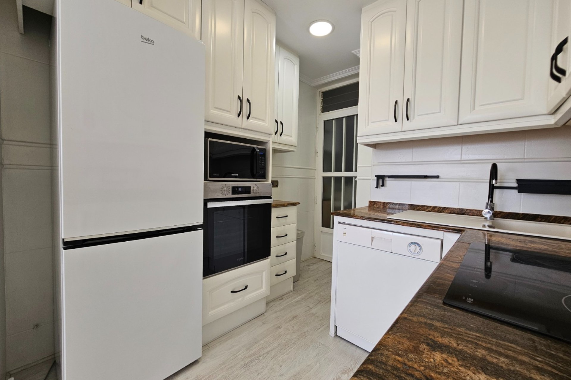 Resale - Apartment -
Torrevieja