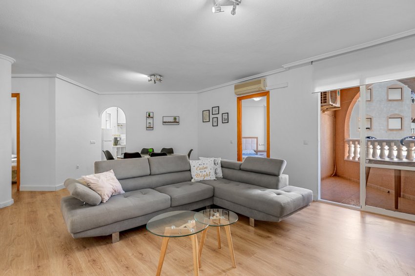 Resale - Apartment -
Torrevieja