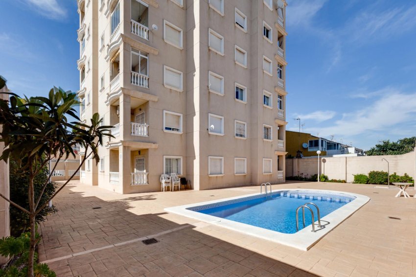 Resale - Apartment -
Torrevieja