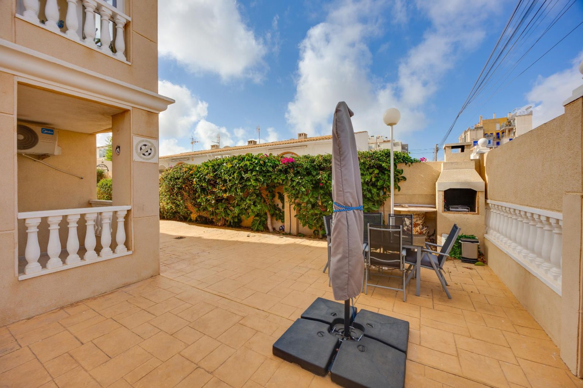 Resale - Apartment -
Torrevieja