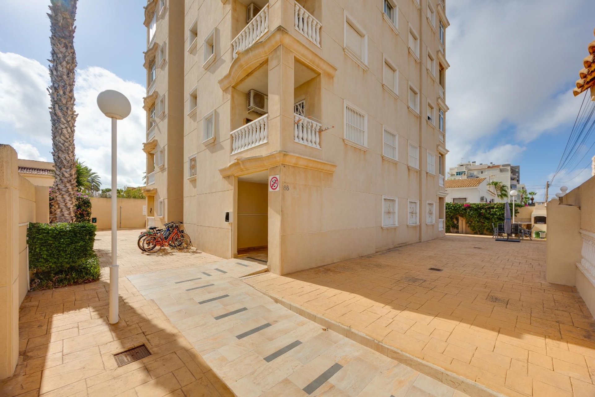 Resale - Apartment -
Torrevieja