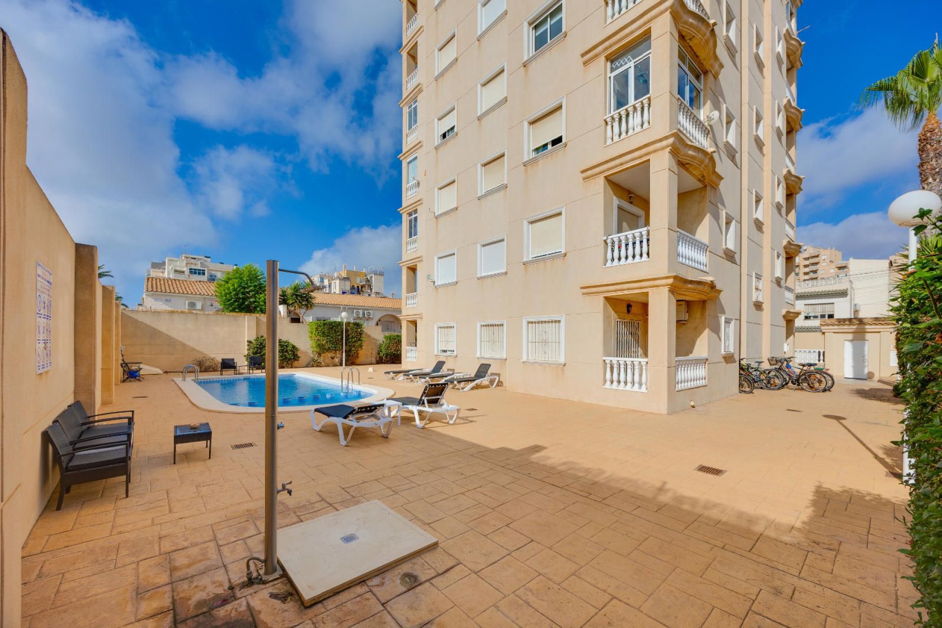 Resale - Apartment -
Torrevieja
